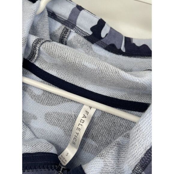 Fabletics Leah Jacket Small Blue Camo Oversized Full Zip S - Picture 3 of 6